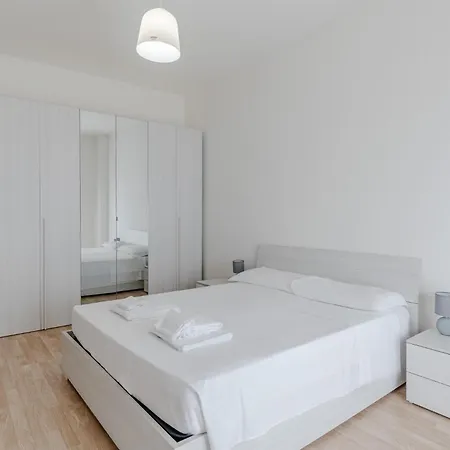 Apartment Guesthost - Comfy & Bright In