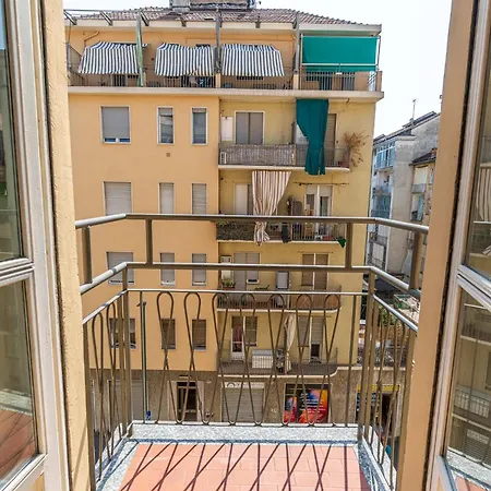 Apartment Guesthost - Comfy & Bright In *