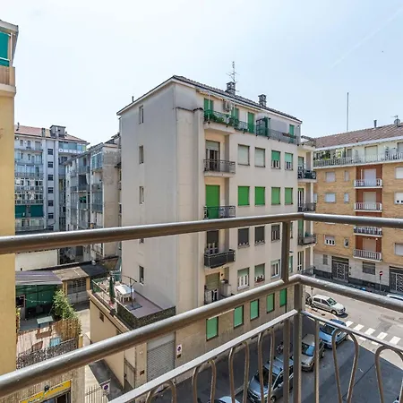Apartment Guesthost - Comfy & Bright In Turin
