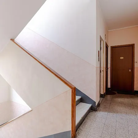 Guesthost - Comfy & Bright In Apartment *